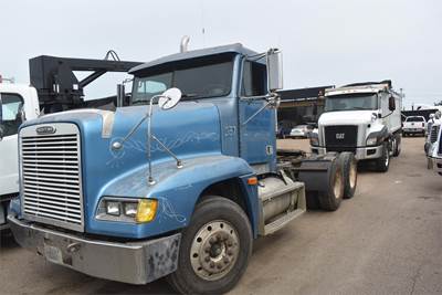 Freightliner FLD120 Day Cab Truck - Detroit 450HP, 9 Speed Manual