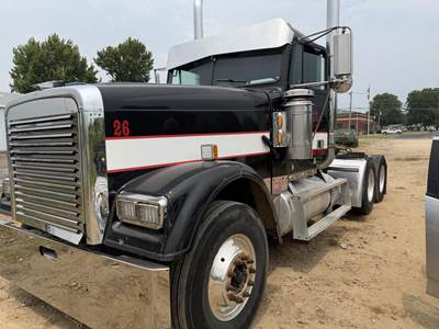 Freightliner FLD132 Classic XL Day Cab Truck - Detroit 500HP, 10 Speed Manual