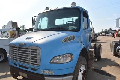 Freightliner M2 106 Single Axle Day Cab Truck - Mercedes-Benz 280HP, Automatic