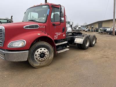 Freightliner M2 112 Day Cab Truck - Mercedes-Benz 410HP, 10 Speed Ultrashift Amt
