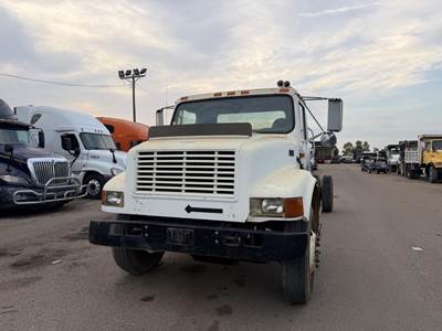 International 4900 Single Axle Day Cab Truck - DT466 250HP, 6+1 Speed Manual