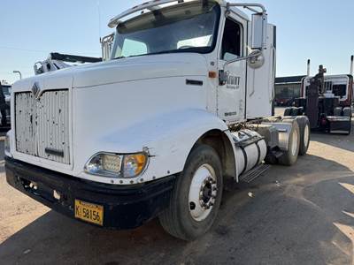 International 9100 Day Cab Truck - Detroit 430HP, 9 Speed Manual