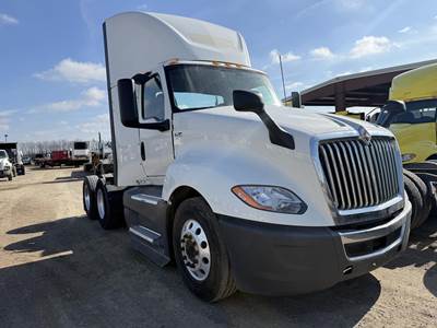 International LT Day Cab Truck - Cummins 400HP, 12 Speed Amt