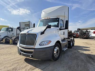 International LT Day Cab Truck - Cummins 400HP, 12 Speed Amt