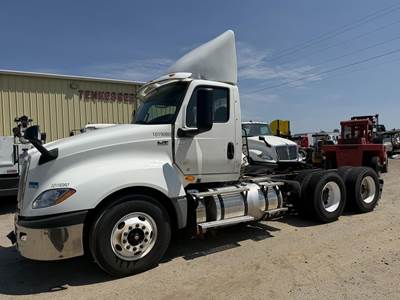 International LT Day Cab Truck - Cummins 450HP, 12 Speed Amt