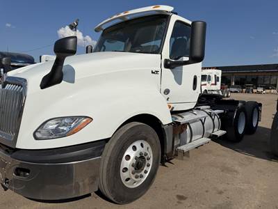 International LT Day Cab Truck - Cummins 450HP, 12 Speed Amt