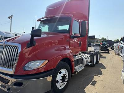 International LT Day Cab Truck - Cummins 450HP, 12 Speed Amt