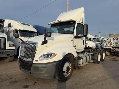 International LT Day Cab Truck - Cummins 450HP, 12 Speed Amt