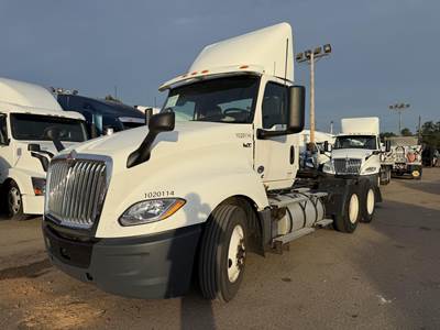 International LT Day Cab Truck - Cummins 450HP, 12 Speed Amt