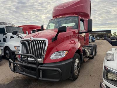 International LT Day Cab Truck - Cummins 450HP, 12 Speed Amt