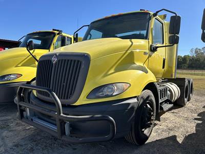 International RH Day Cab Truck - A26 430HP, 10 Speed Manual