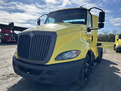 International RH Day Cab Truck - A26 430HP, 10 Speed Manual