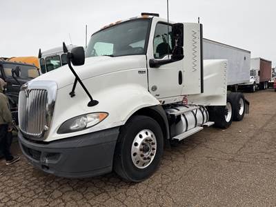 International RH Day Cab Truck - A26 430HP, 10 Speed Ultrashift Amt