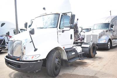 International TranStar 8600 Single Axle Day Cab Truck - Cummins 370HP, 10 Speed Amt