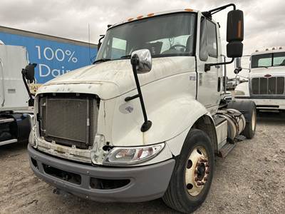 International TranStar 8600 Single Axle Day Cab Truck - 370HP, 10 Speed Manual