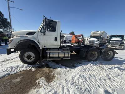 International WorkStar 7600 Day Cab Truck - N13 370HP, 10 Speed Manual