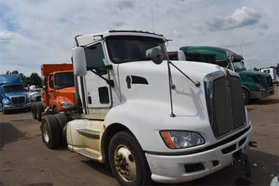 Kenworth T660 Single Axle Day Cab Truck - Cummins 400HP, 10 Speed Manual