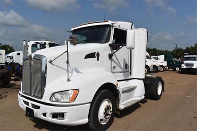 Kenworth T660 Single Axle Day Cab Truck - Cummins 400HP, 10 Speed Manual