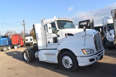Kenworth T660 Single Axle Day Cab Truck - Cummins 400HP, 10 Speed Manual
