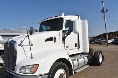 Kenworth T660 Single Axle Day Cab Truck - Cummins 400HP, 10 Speed Ultrashift Amt