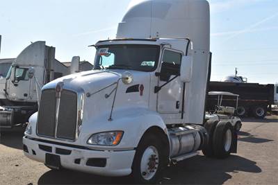 Kenworth T660 Single Axle Day Cab Truck - Paccar 405HP, 10 Speed Manual