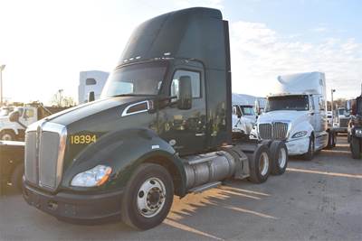 Kenworth T680 Day Cab Truck - Paccar 455HP, 12 Speed Amt