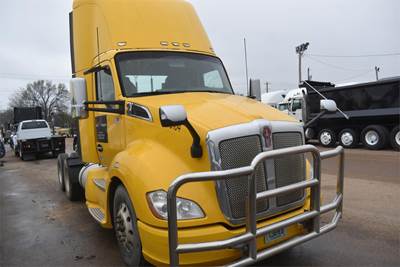 Kenworth T680 Day Cab Truck - Paccar 455HP, 10 Speed Amt