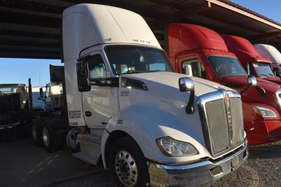 Kenworth T680 Day Cab Truck - Paccar 455HP, 10 Speed Ultrashift Amt