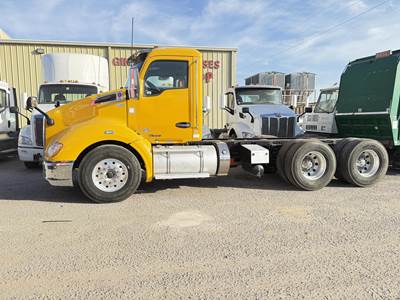 Kenworth T680 Day Cab Truck - Paccar 455HP, 10 Speed Amt