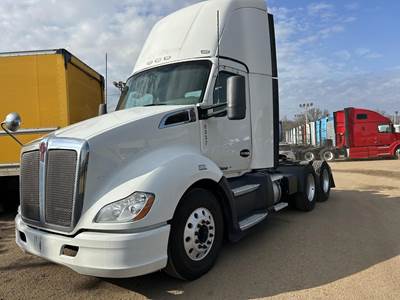 Kenworth T680 Day Cab Truck - Paccar 455HP, 10 Speed Manual