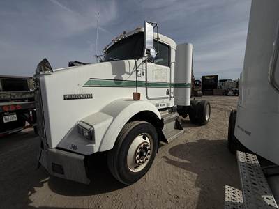 Kenworth T800 Single Axle Day Cab Truck - Cummins 330HP, 10 Speed Manual