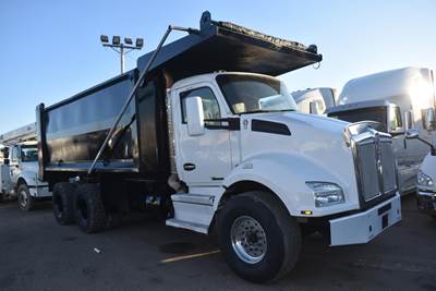 Kenworth T880 Day Cab Truck - Paccar 430HP, 10 Speed Ultrashift Amt