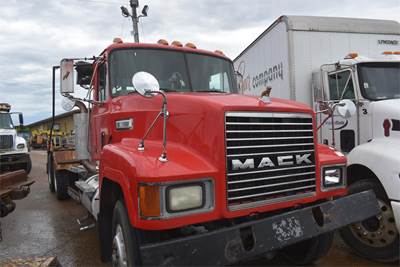 Mack CH613 Day Cab Truck - E7 350HP, 10 Speed Manual