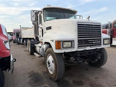 Mack CH613 Day Cab Truck - 427HP, 9 Speed Manual