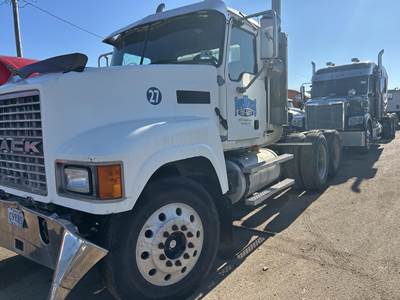 Mack CHN613 Day Cab Truck - 410HP, 10 Speed Manual