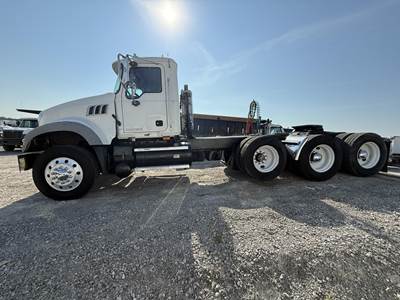 Mack Granite GU713 Tri Axle Day Cab Truck - MP7-405M 405HP, 10 Speed Manual
