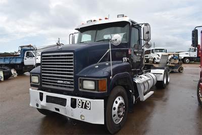 Mack Pinnacle CHU613 Day Cab Truck - MP8 435HP, 12 Speed M Drive Amt