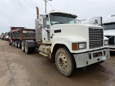 Mack Pinnacle CHU613 Day Cab Truck - MP8 445HP, 13 Speed Manual