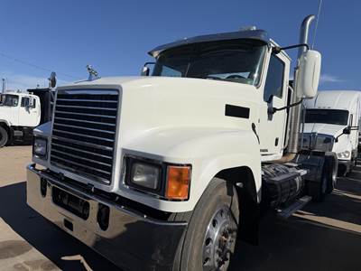 Mack Pinnacle CHU613 Day Cab Truck - MP8 445HP, 13 Speed Manual