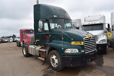 Mack Pinnacle CXU612 Single Axle Day Cab Truck - MP-7 395HP, 10 Speed Manual