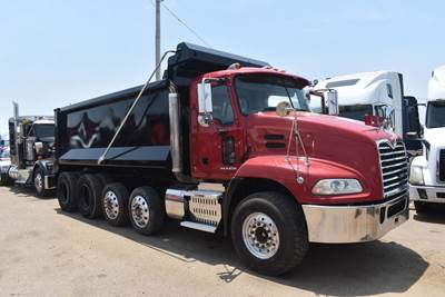 Mack Pinnacle CXU612 Single Axle Day Cab Truck - MP8 425HP, 10 Speed Manual
