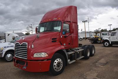 Mack Pinnacle CXU613 Day Cab Truck - MP7 395HP, 10 Speed Manual