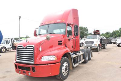 Mack Pinnacle CXU613 Day Cab Truck - MP7 395HP, 12 Speed Amt