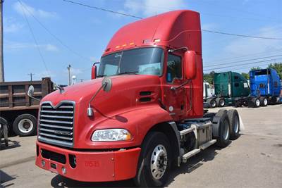 Mack Pinnacle CXU613 Day Cab Truck - MP7 395HP, 10 Speed Manual