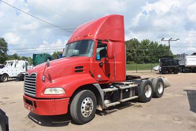 Mack Pinnacle CXU613 Day Cab Truck - MP7 395HP, 10 Speed Manual