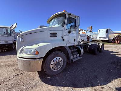 Mack Pinnacle CXU613 Day Cab Truck - MP7 415HP, Automatic