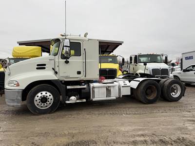 Mack Pinnacle CXU613 Day Cab Truck - MP8 445HP, 10 Speed Manual