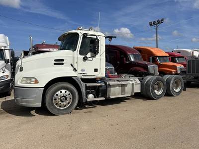 Mack Pinnacle CXU613 Day Cab Truck - MP8 445HP, 10 Speed Manual