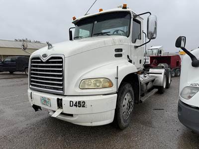 Mack Vision CX613 Day Cab Truck - 410HP, 10 Speed Ultrashift Amt