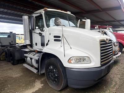 Mack Vision CX613 Day Cab Truck - 410HP, 6 Speed Manual